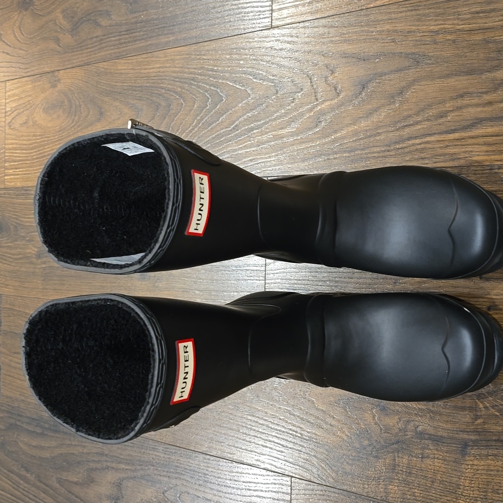 Original like new tall Hunter Boots. Size 8.
